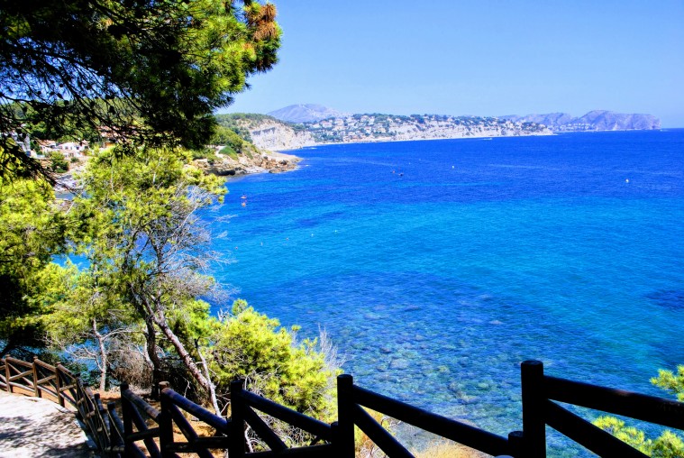 Mejor playa a la que puedes viajar en Calp