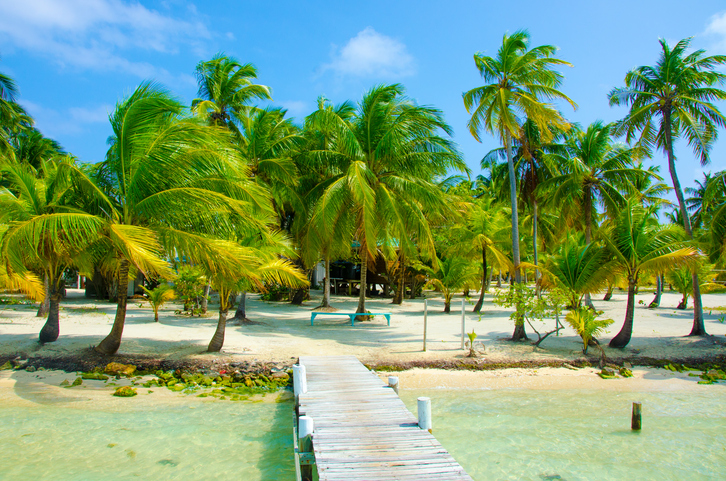 Turismo en Pink Sand Beach en Las Bahamas